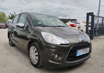 Citroen C3 II 2013 Citroen C3 2013r, 1.2 Benzyna. Uszkodzony lewy bok i lekko prawy tyl. Jezd