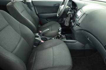 Hyundai i30 I Hatchback Facelifting 1.4 DOHC 109KM 2011 Hyundai i30 1.4 CVVT, GAZ, Klima,ALU, zdjęcie 6