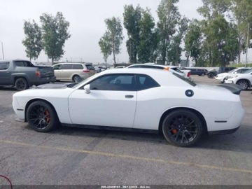 Dodge Challenger III 2018 Dodge Challenger SRT Hellcat 2018 6.2l 6.2 Benzyna 707KM, zdjęcie 2