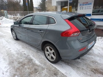 Volvo V40 II Hatchback Facelifting 2.0 D3 150KM 2018 Volvo V40 2.0 d3150 KM, zdjęcie 2