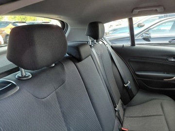 BMW Seria 1 F20-F21 Hatchback 5d Facelifting 2015 116d 116KM 2015 BMW Seria 1 Automat LED Nawigacja Sensor PDC 1.5 Diesel 116KM, zdjęcie 15