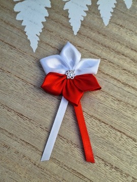 Национальный котильон, красно-белая розетка