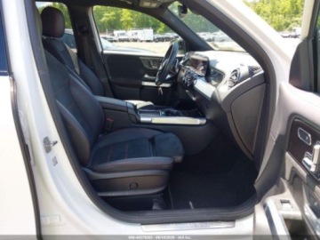 Mercedes GLB 2024 Mercedes-Benz GLB 2024 MERCEDES-BENZ GLB 250 4MATIC 2.0 Benzyna 221KM, zdjęcie 2