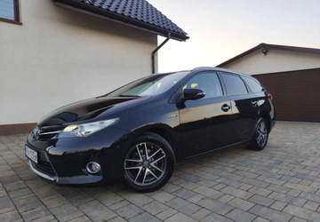 Toyota Auris II 2015 Toyota Auris Toyota Auris 1.8 Hybryda 99KM, zdjęcie 1