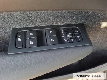 Volvo XC40 Crossover Facelifting 2.0 B3 163KM 2023 Volvo XC 40 XC40 B3 aut 2,0 163KM Pakiet Park Assi, zdjęcie 14