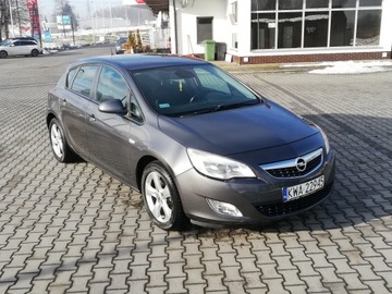 Opel Astra J Hatchback 5d 1.7 CDTI ECOTEC 110KM 2010 Opel Astra J 1.7 ECO TECH 110 PS, zdjęcie 12