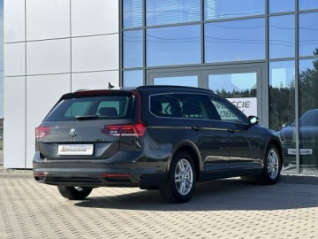 Volkswagen Passat B8 Variant Facelifting 2.0 TDI SCR 150KM 2020 Volkswagen Passat Variant Led, Navi, Grzane fotele, zdjęcie 5