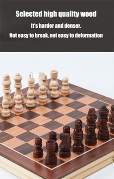 Огромная деревянная шахматная игра для двух игроков.