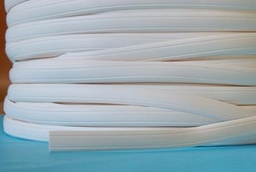 Клиновое уплотнение TAPE для внешней планки. белый 12 мм