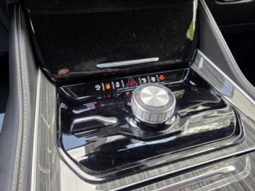 Jeep Wagoneer II 2022 Jeep Wagoneer Series II V8 5,7l benzyna 392KM eTorque 4X4 Przebieg:36,820km, zdjęcie 17