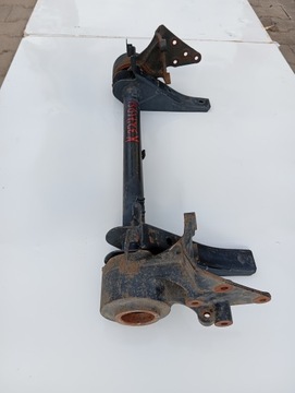 Nissan CABSTAR MAXITY 07 - кронштейн крепления петли передней кабины K327