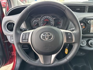 Toyota Yaris III Hatchback 5d Facelifting 1.33 Dual VVT-i 99KM 2016 Toyota Yaris 1.33 Premium MS EU6 III (2011-2019) 1, zdjęcie 13