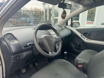 Toyota Yaris II Hatchback 5d 1.0 VVT-i 69KM 2006 Toyota Yaris Toyota Yaris 1,0 Benzyna Niski Przebieg Zamiana Benzyna 70KM, zdjęcie 6