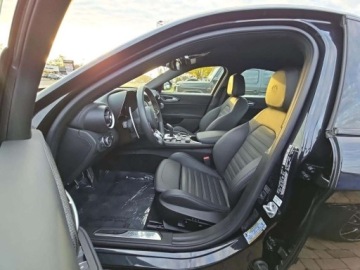 Alfa Romeo Giulia II 2024 Alfa Romeo Giulia Quadrifoglio 2024 2.9l 2.9 Benzyna 505KM, zdjęcie 9