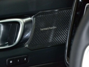 Volvo XC40 Crossover Facelifting 2.0 B4 197KM 2026 2.0 B4 Ultra Black Edition (197 KM) Podgrzewana szyba przednia, zdjęcie 9