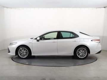 Toyota Camry IX Sedan 2.5 Hybrid Dynamic Force 218KM 2019 Toyota Camry 2.5 Hybrid, Salon Polska, zdjęcie 2