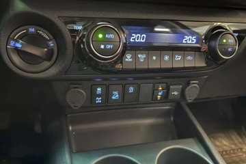 Toyota Hilux VIII Podwójna kabina Facelifting 2024 2.8 D-4D 204KM 2025 Toyota Hilux Dostepny od reki Pakiet holowniczy Pakiet Protection, zdjęcie 5