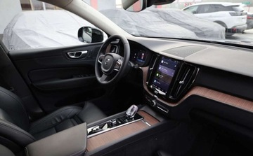 Volvo XC60 II 2023 Volvo XC 60 Volvo XC 60 T6 AWD Plug-In Hybrid R-Design 2.0 Hybryda Plug-in, zdjęcie 14