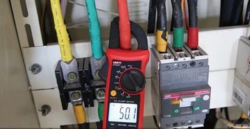 Miernik cęgowy ROZRUCHU ŁADOWANIA 600A UT204+ UNIT POKROWIEC w Zestawie
