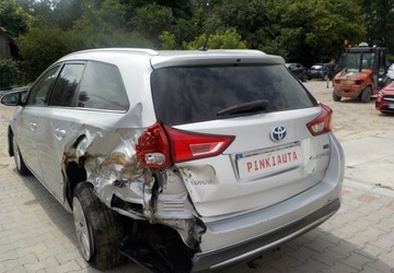 Toyota Auris II 2014 Toyota Auris Okazja 1.8 Hybryda 98KM, zdjęcie 9