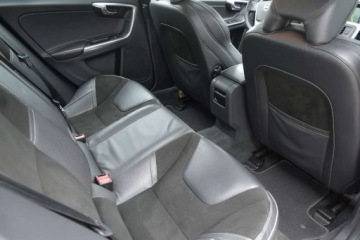 Volvo S60 II Sedan Facelifting 2.0 D4 DRIVE-E 181KM 2014 Volvo S60 VOLVO S60 2.0 D4 190 R-DESIGN ALU18 LED Navi Kamera Gwarancja 12, zdjęcie 30