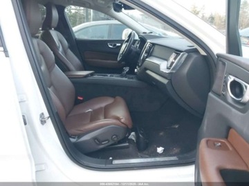 Volvo XC60 II Crossover T5 250KM 2019 Volvo XC 60 T5 MOMENTUM, 4x4, od ubezpieczalni 2.0 Benzyna 250KM, zdjęcie 12