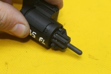 ДАТЧИК ТОРМОЗНЫХ СВЕТОВ PASSAT B5 1.9TDI 3B0945511A