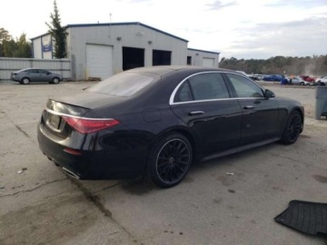 Mercedes Klasa S W223/V223 2022 Mercedes-Benz Klasa S 2022, 4.0L, 4x4, porysowany lakier 4.0 Benzyna 496KM, zdjęcie 3