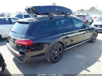 Mercedes Klasa E W213 2022 Mercedes-Benz Klasa E 450 4MATIC ALL-TERRAIN, 2022r., 4x4, 3.0L 3.0 Benzyna, zdjęcie 3