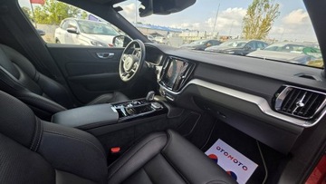 Volvo V60 II  2020 Volvo V60 t6 awd twin engine geartronic RDeasing, zdjęcie 23