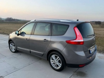 Renault Grand Scenic II Grand Scenic 2013 Energy dCi 130KM 2015 Renault Grand Scenic Rodzinny Grand Scenic 1.6D.130KMKamera Parktroniki Le, zdjęcie 4