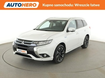 Mitsubishi Outlander III SUV PHEV Facelifting 2017 2.0 203KM 2017 Mitsubishi Outlander PHEV 4x4 skopra full LED navi