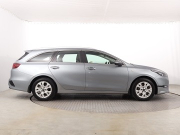 Kia Ceed III Kombi Facelifting 1.5 T-GDI 160KM 2022 Kia Ceed 1.5 T-GDI MHEV, Salon Polska, zdjęcie 5