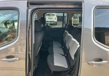 Citroen Berlingo III e-Osobowy M 50 kWh 136KM 2023 Citroen Berlingo Elektryk LED Kamera Sensor Asystent Pasa 7 osobowe 136KM, zdjęcie 6