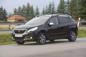 Peugeot 2008 I SUV Facelifting 1.2 PureTech 82KM 2017 Peugeot 2008 1.2 doinwestowany Android Auto Car, zdjęcie 2