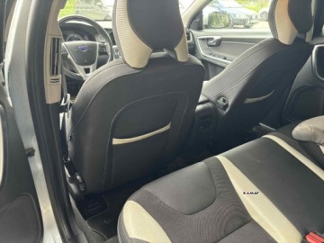 Volvo V60 I Kombi 2.0 D3 163KM 2011 Volvo V60 Volvo V60 R-design 2,0 Diesel 5 Cylindrow Automat Zamiana 2.0, zdjęcie 3