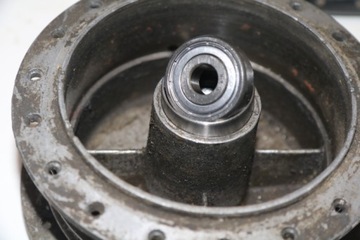 ОСЬ ПЕРЕДНЕГО КОЛЕСА MOSQUITO 232 2320 2330 ДЛЯ ПОДШИПНИКОВ