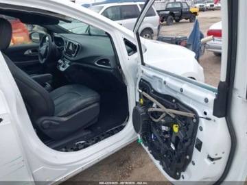 Chrysler Pacifica II 2024 Chrysler Pacifica Touring L 2024 3.6l 3.6 Benzyna 287KM, zdjęcie 10