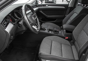 Volkswagen Passat B8 Variant Facelifting 2.0 TDI SCR 200KM 2023 Volkswagen Passat Variant 2.0 TDI 200KM DSG Business Fotele Podgrzewane Te, zdjęcie 9