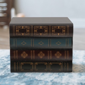 Имитация книжного оформления в европейском винтажном стиле