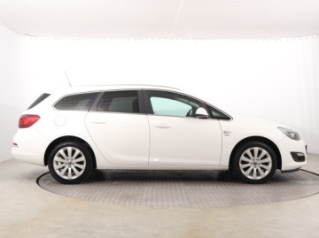 Opel Astra J Sports Tourer Facelifting 1.4 Turbo ECOTEC 140KM 2013 Opel Astra 1.4 T, Klima, Klimatronic, Tempomat, zdjęcie 5