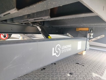 Погрузочная рампа 1,50 м х 2,50 м, возможность 6 тонн