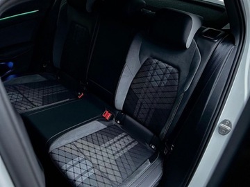 Volkswagen Golf VII Hatchback 5d Facelifting 1.5 TSI ACT 150KM 2020 Volkswagen Golf VW Golf VIII 1.5 eTSI R-Line DSG Kamera ACC LED Ambient, zdjęcie 18