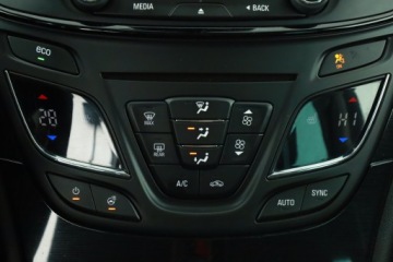 Opel Insignia I Sports Tourer Facelifting 2.0 CDTI ECOFLEX 140KM 2014 Opel Insignia 2.0 CDTI, Skóra, Navi, Xenon, zdjęcie 11