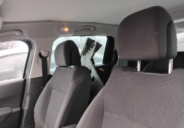 Peugeot 5008 I Minivan 2.0 HDi FAP 150KM 2013 Peugeot 5008 2013r, 2.0 HDI. Uszkodzony przod. 2.0 Diesel 150KM, zdjęcie 8