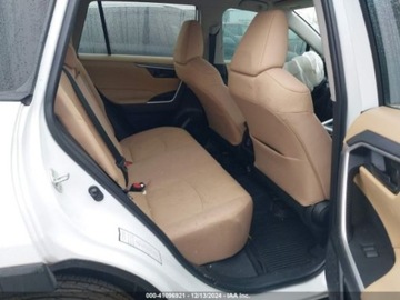 Toyota 2022 Toyota RAV4 2022r., LE, od ubezpieczalni 2.5 Benzyna 203KM, zdjęcie 9