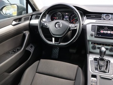Volkswagen Passat B8 Variant 2.0 TDI BlueMotion SCR 150KM 2017 VW Passat 2.0 TDI, Salon Polska, Automat, VAT 23%, zdjęcie 6