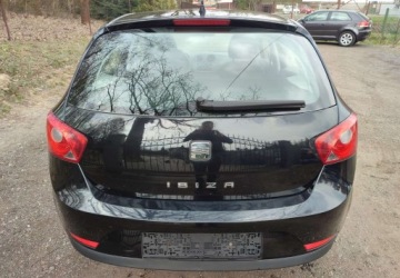 Seat Ibiza IV Hatchback 5d 1.4 MPI 85KM 2012 Seat Ibiza SEAT Ibiza IV Ibiza Reference 1.4 Benzyna 86KM, zdjęcie 3
