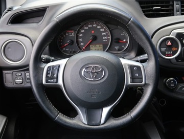 Toyota Yaris III Hatchback 5d Facelifting 1.0 VVT-i 69KM 2014 Toyota Yaris 1.0 VVT-i, 1. Właściciel, Klima, zdjęcie 11