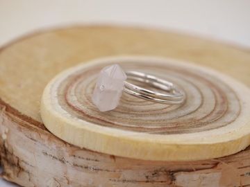 SREBRNY PIERŚCIONEK Z GROTEM-KRYSZTAŁ GÓRSKI